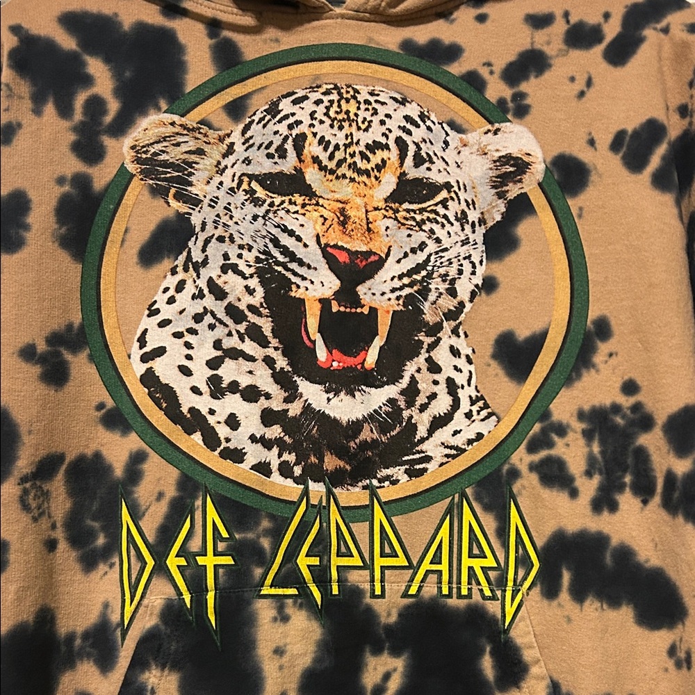 Def Leppard Tan and Black Graphic Hoodie - Picture 2 of 4
